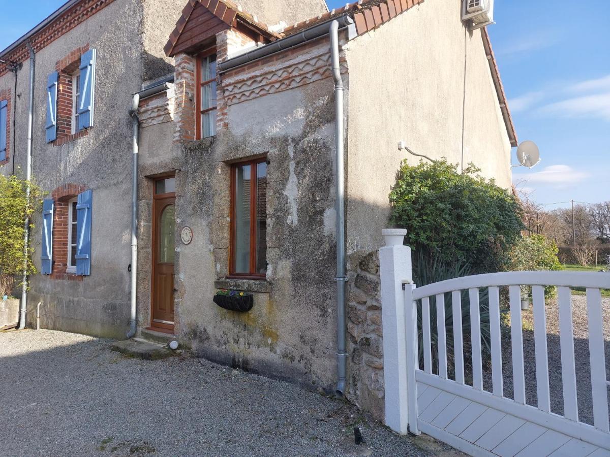 Gite Du Grand Chene Saint-Léger-Magnazeix Exteriér fotografie